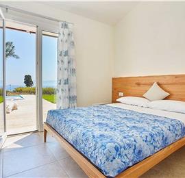 3 bedroom villa with infinity pool and jacuzzi, Scopello, sleeps 5-6